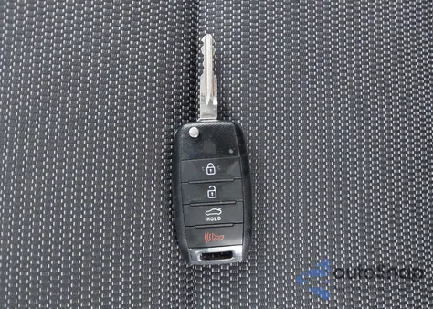 2017 Kia Forte Lx z USA, uszkodzony, nr VIN 3KPFK4A78HE095370